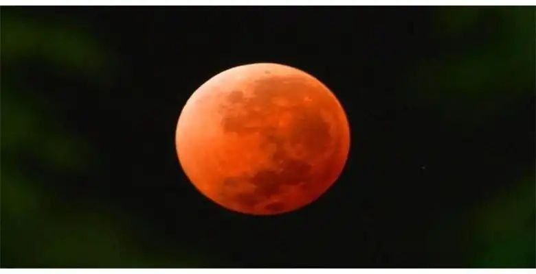 مانگ بەڵگەیەک لە بەڵگەکانی بوونی گەورەیی خوا